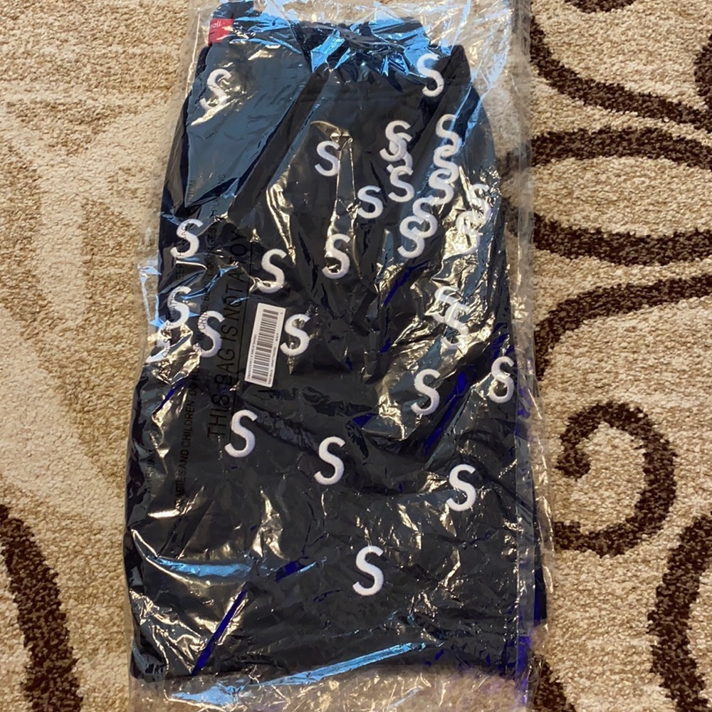 Supreme embroidered sweatshort
